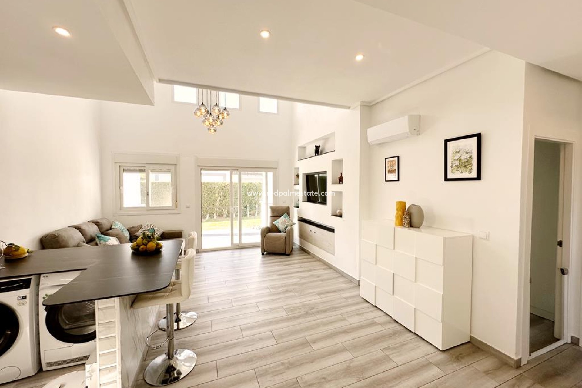 Resale - Villa -
La Torre Golf Resort - Inland