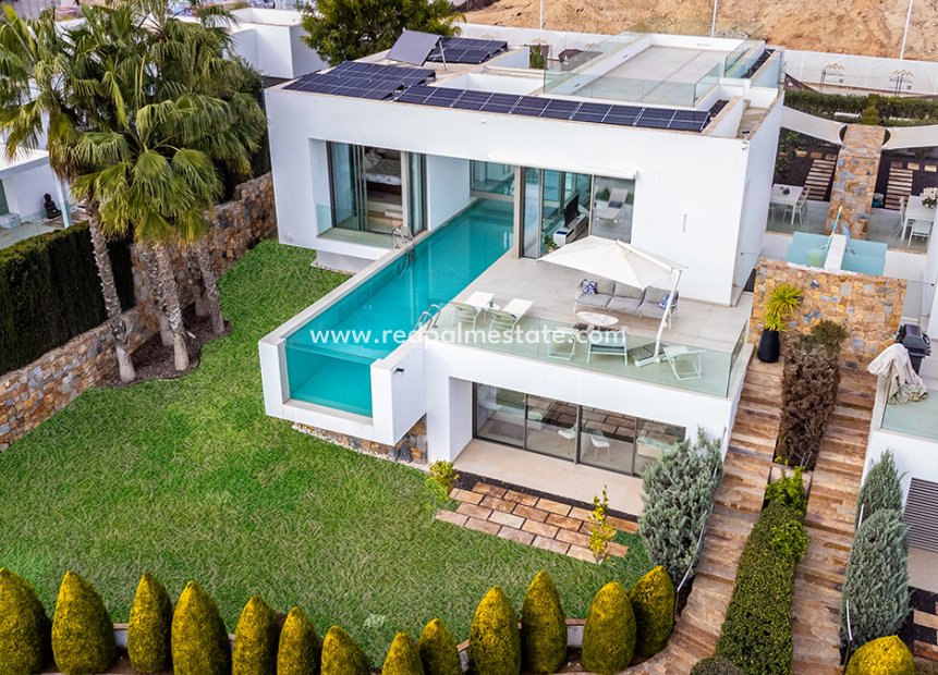 Resale - Villa -
Las Colinas Golf