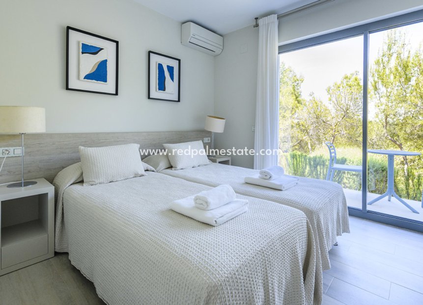 Resale - Villa -
Las Colinas Golf