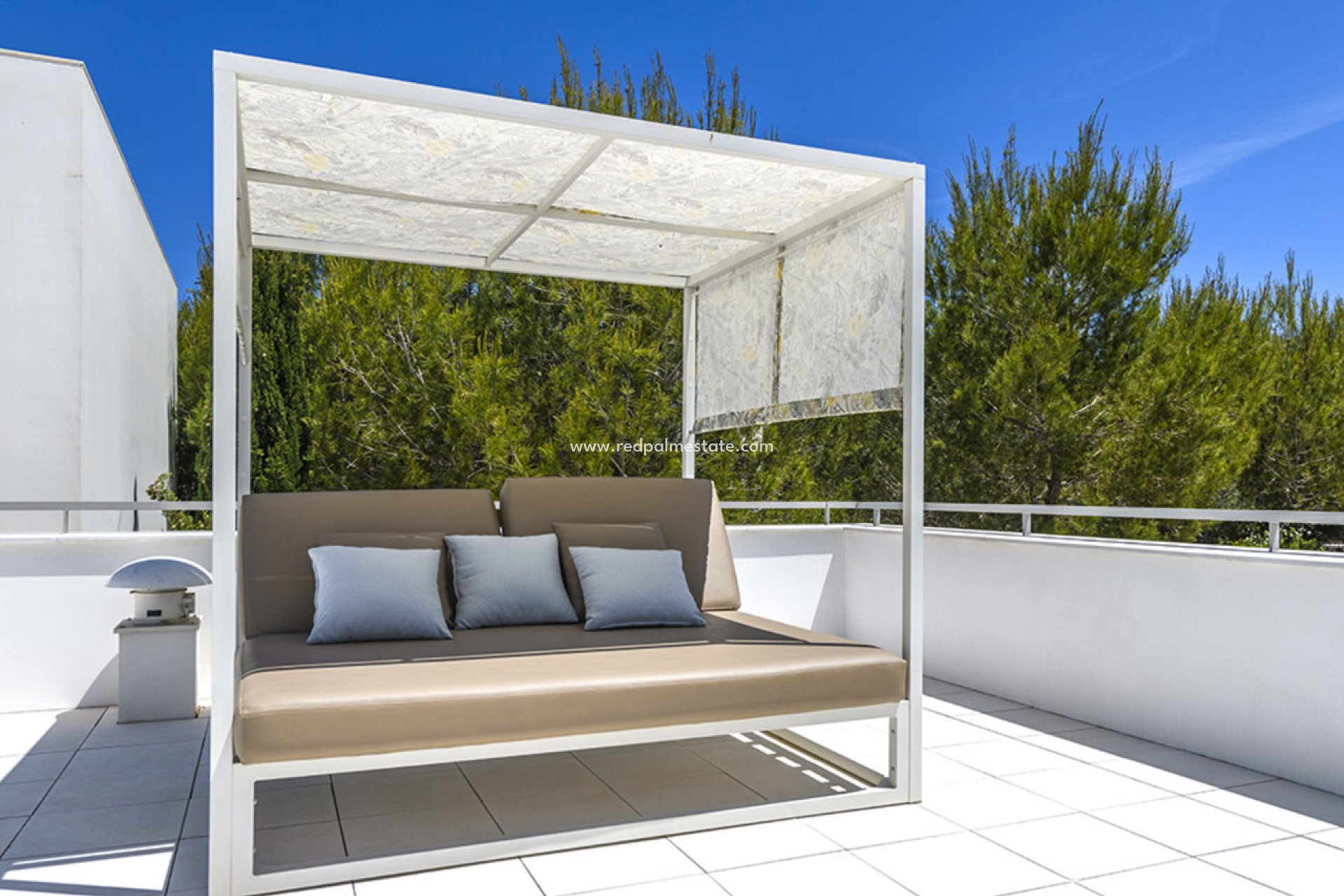 Resale - Villa -
Las Colinas Golf