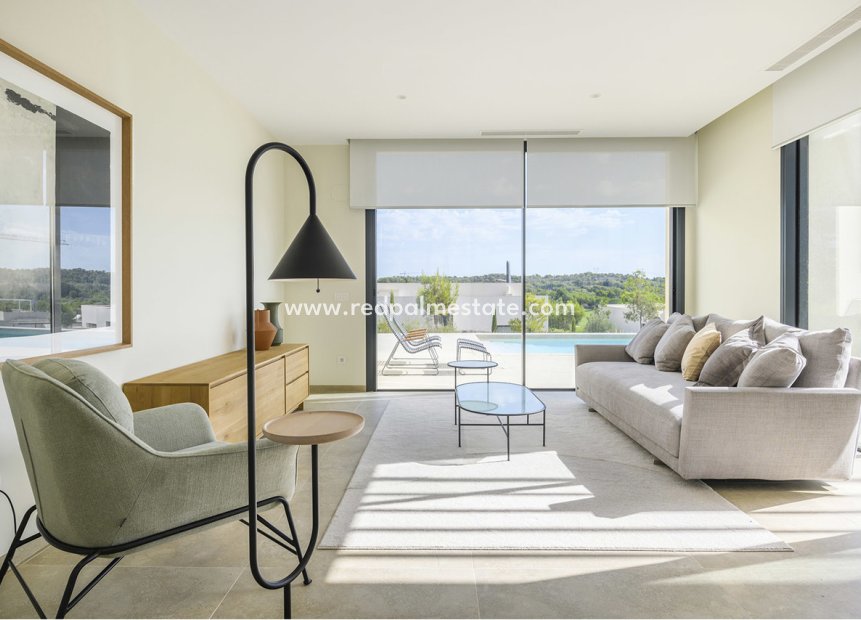 Resale - Villa -
Las Colinas Golf