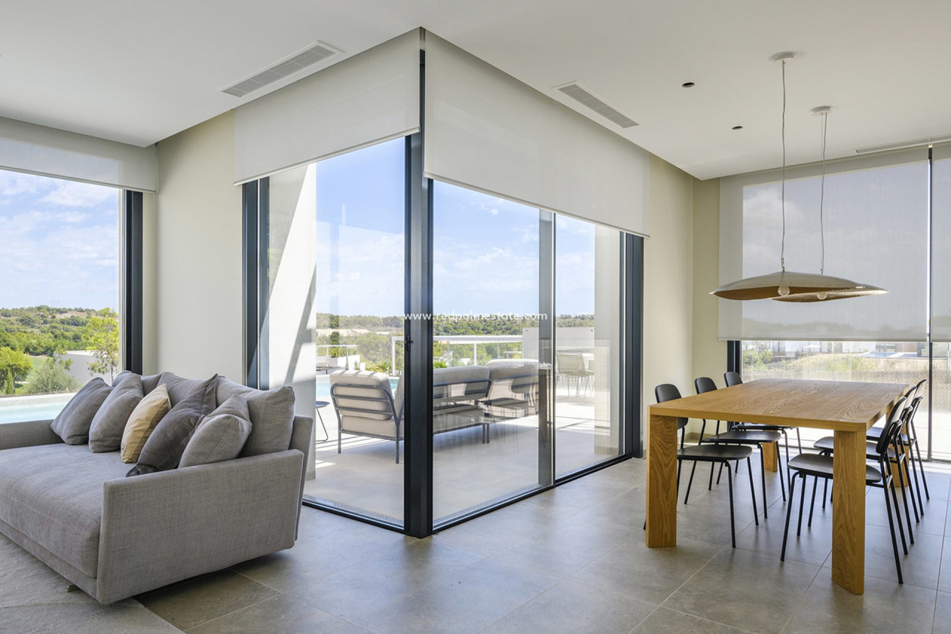 Resale - Villa -
Las Colinas Golf