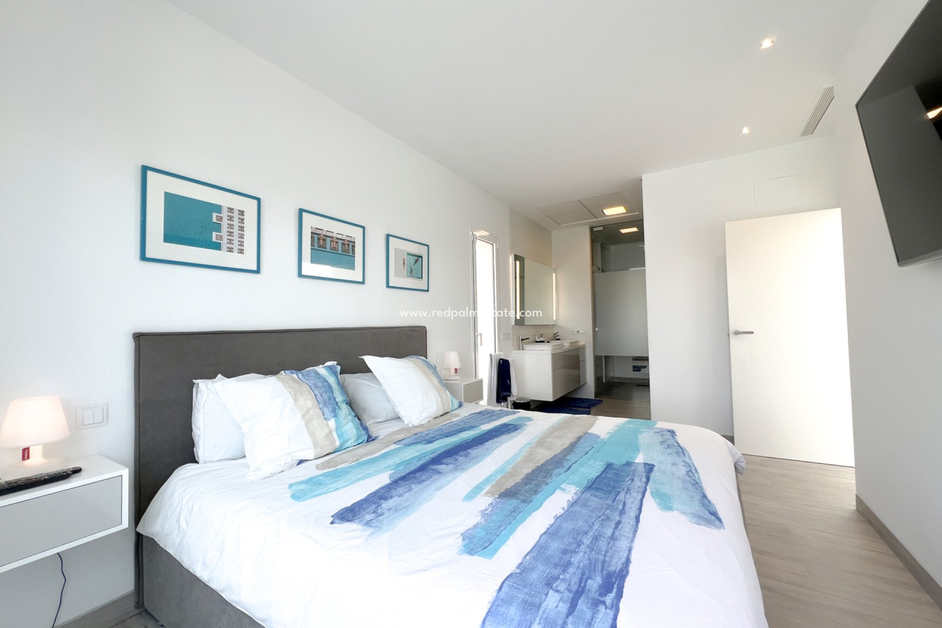 Resale - Villa -
Las Colinas Golf