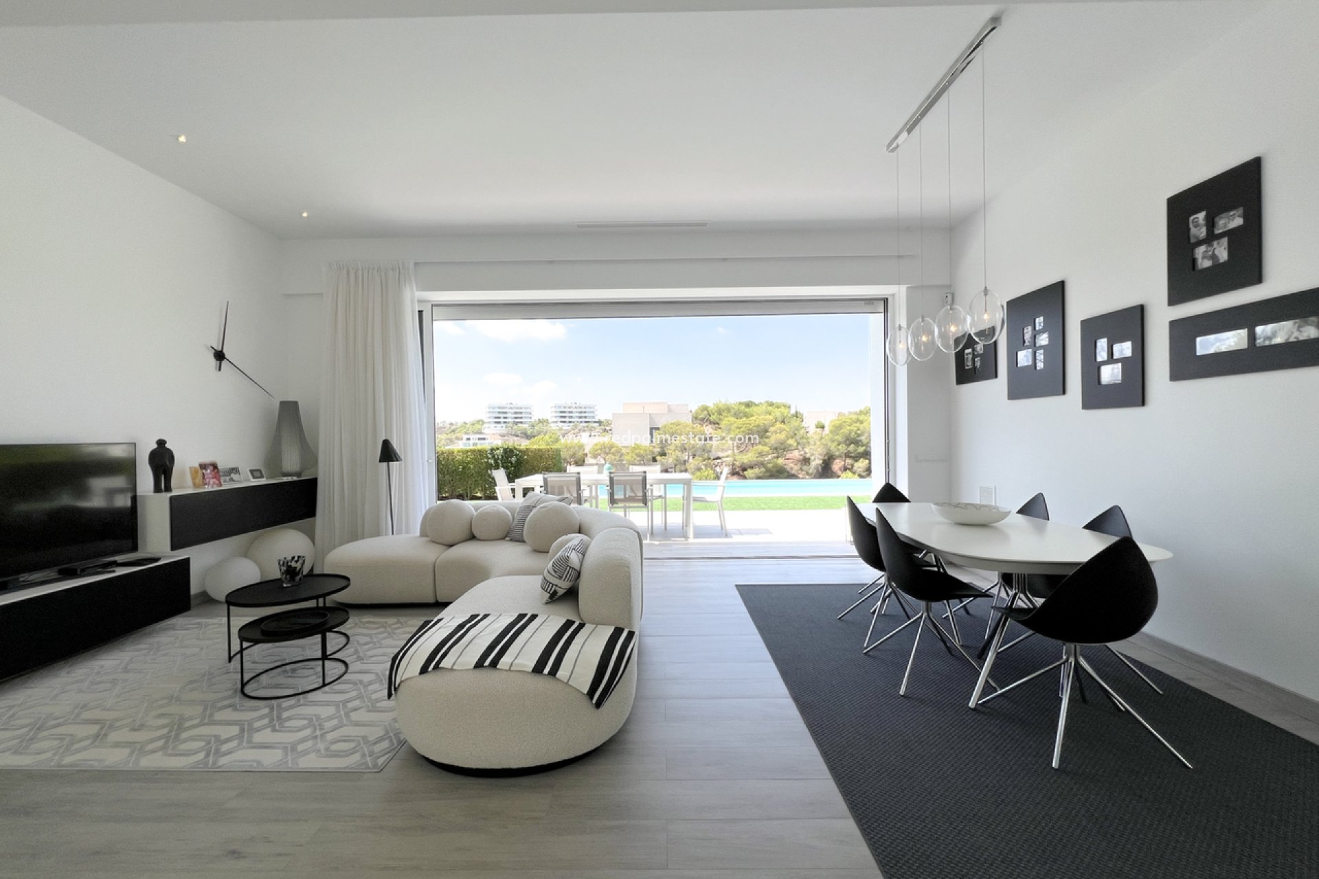 Resale - Villa -
Las Colinas Golf