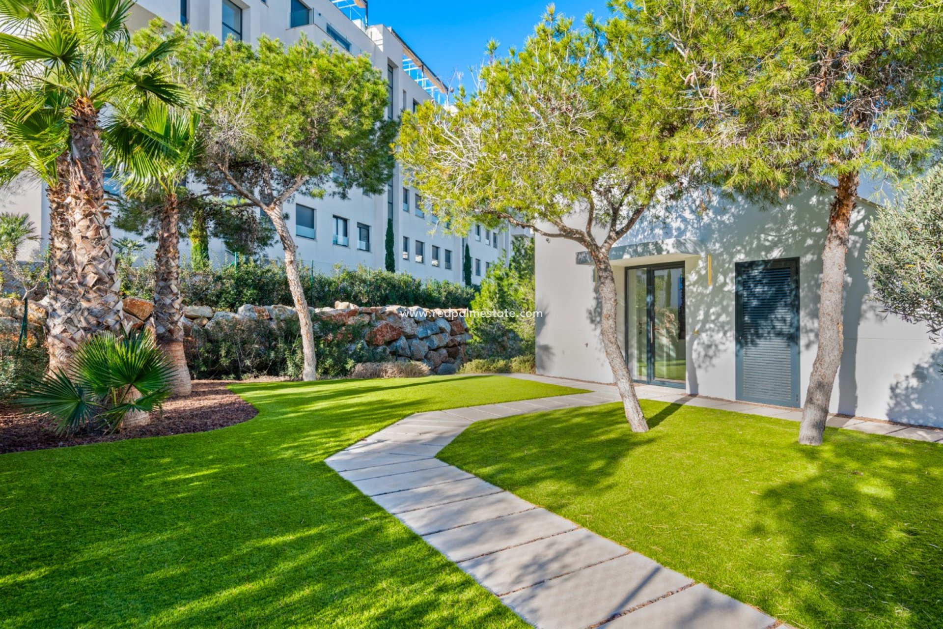 Resale - Villa -
Las Colinas Golf