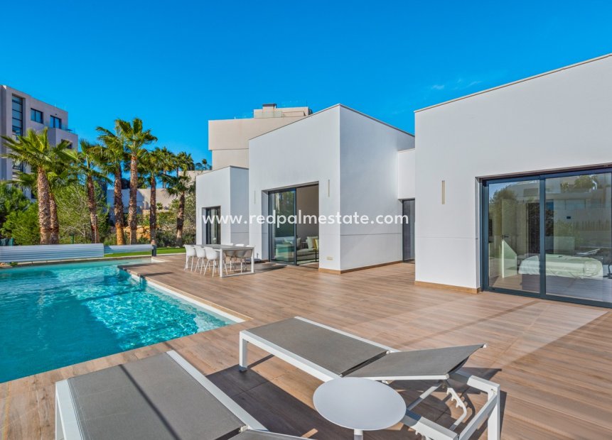 Resale - Villa -
Las Colinas Golf