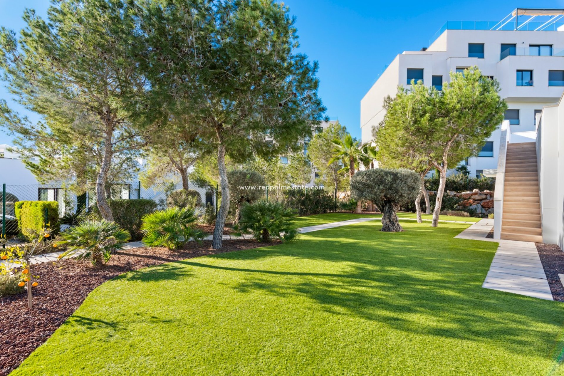 Resale - Villa -
Las Colinas Golf