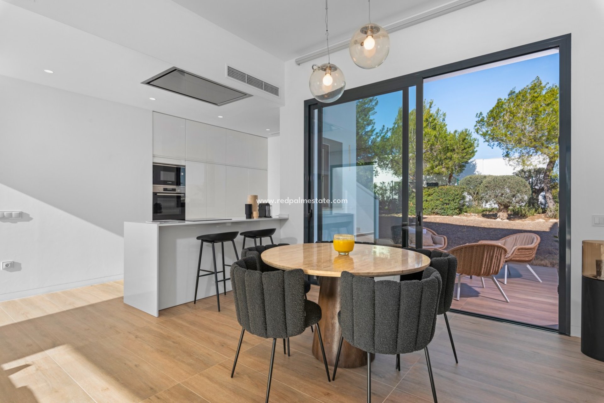 Resale - Villa -
Las Colinas Golf