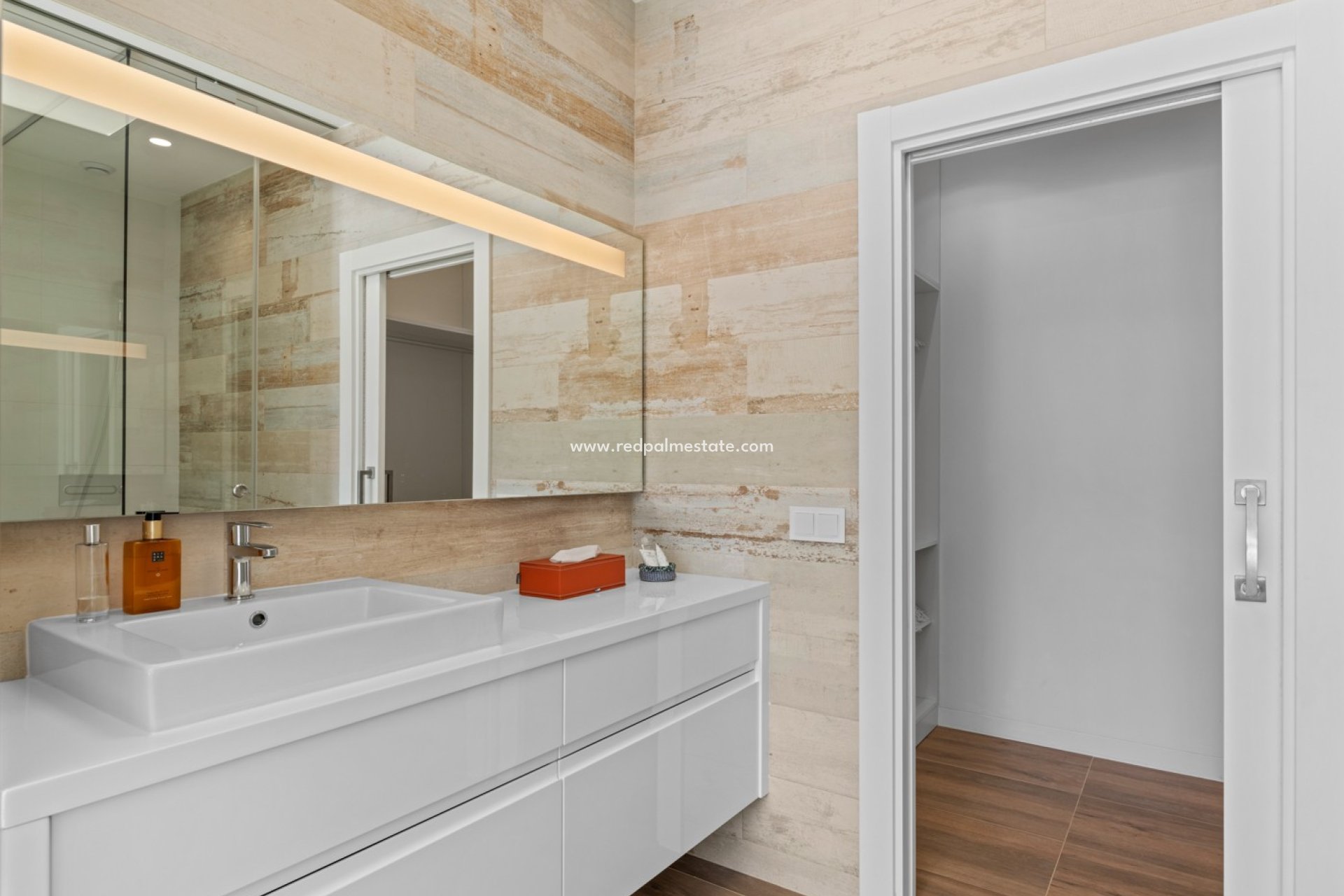 Resale - Villa -
Las Colinas Golf