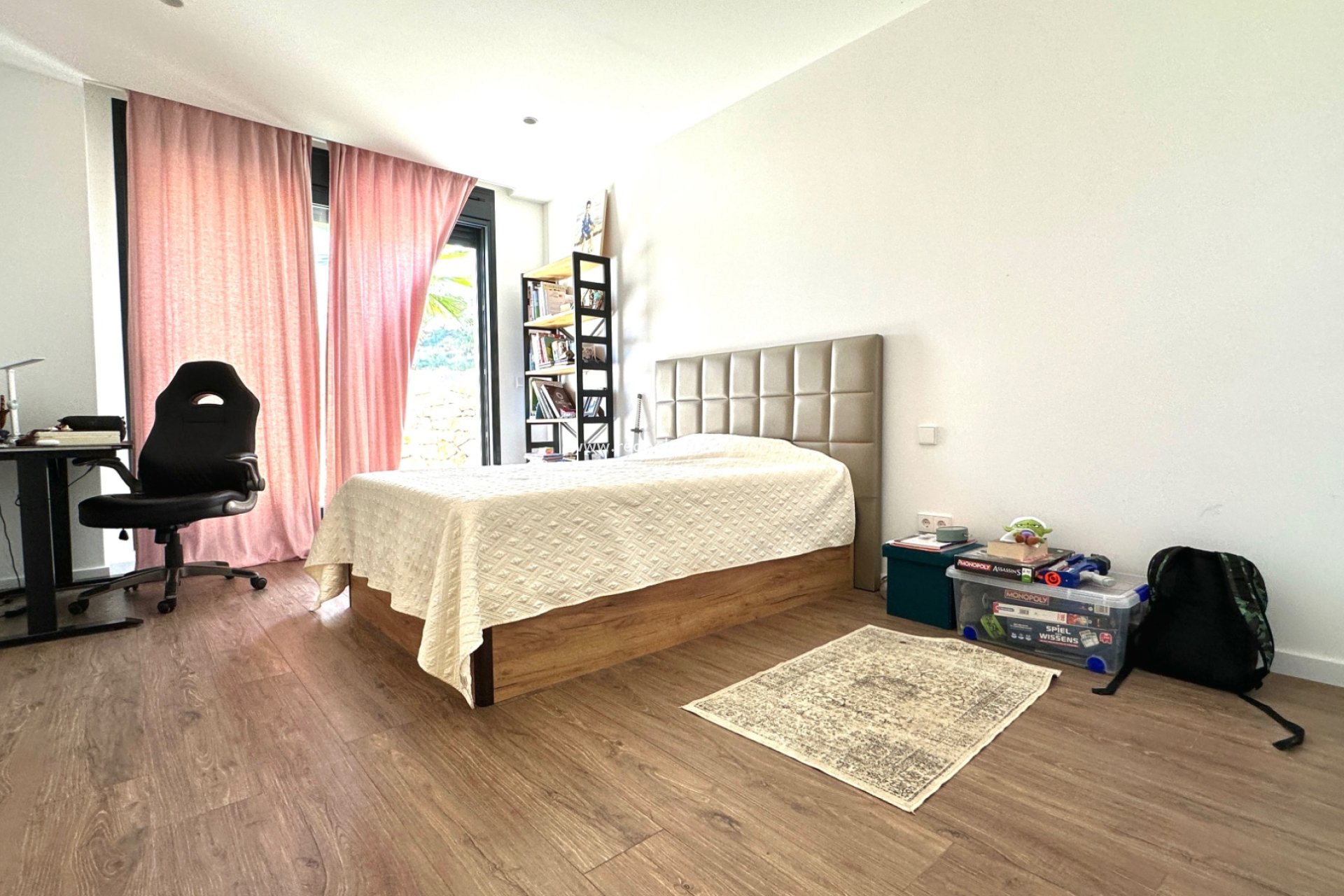 Resale - Villa -
Las Colinas Golf