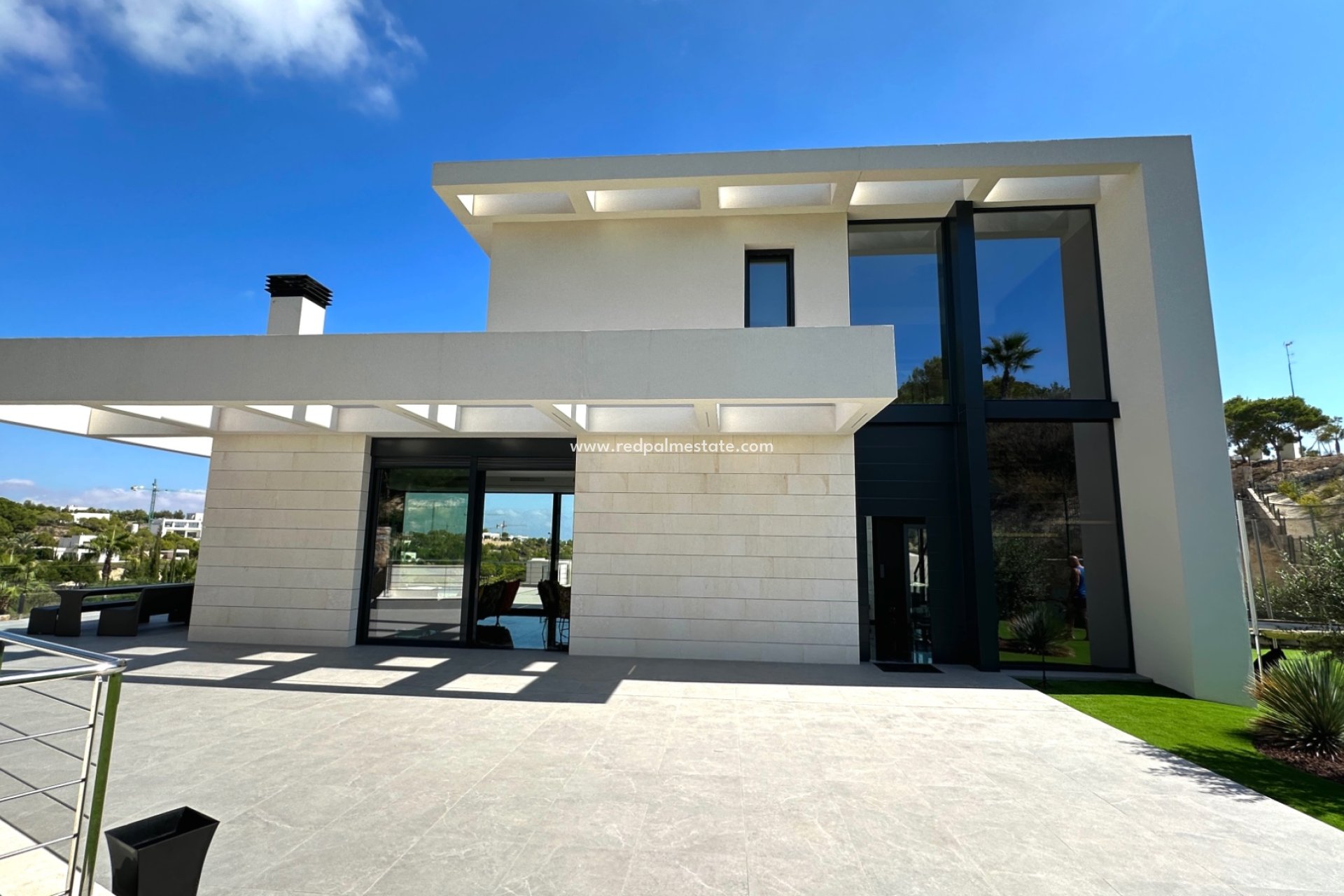 Resale - Villa -
Las Colinas Golf