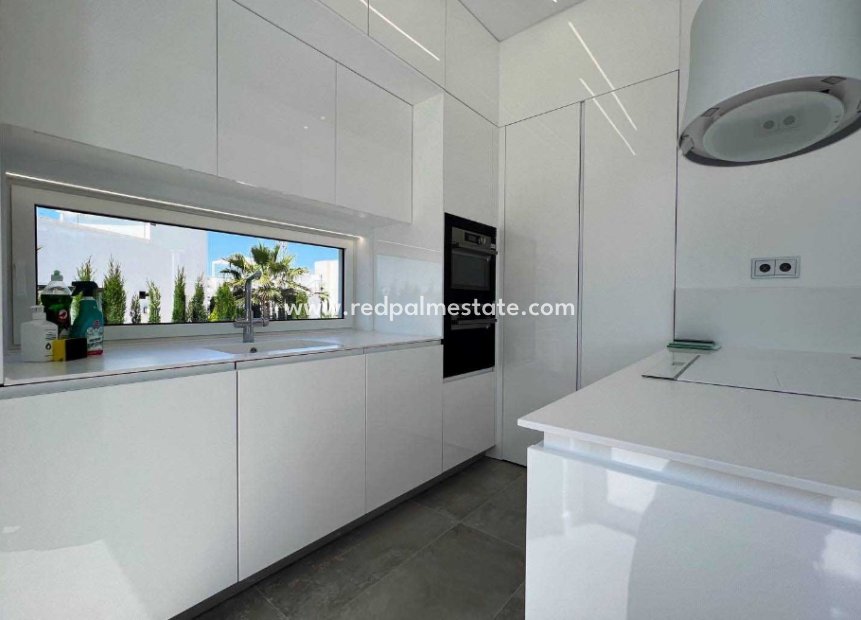 Resale - Villa -
Las Colinas Golf