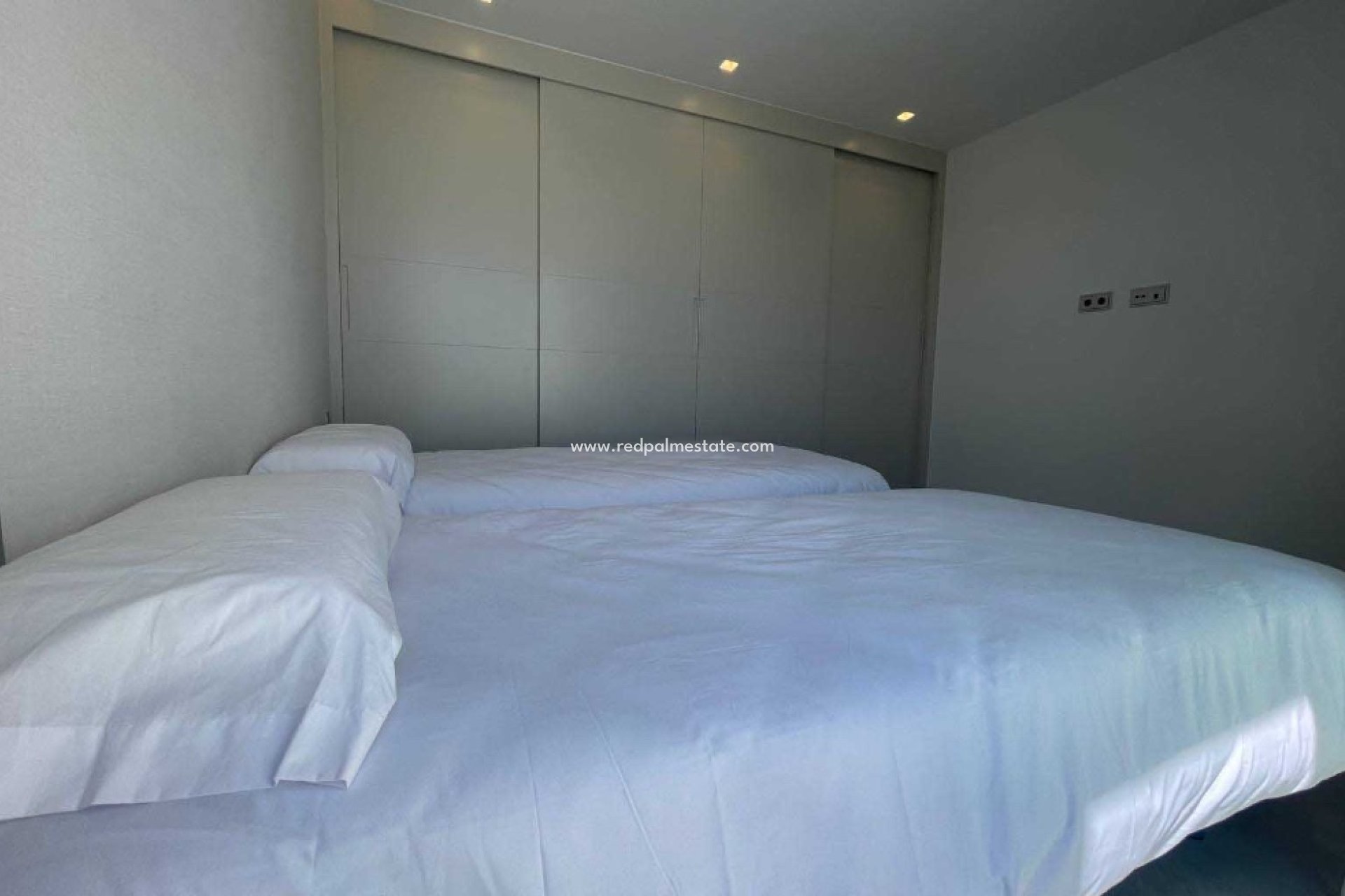 Resale - Villa -
Las Colinas Golf