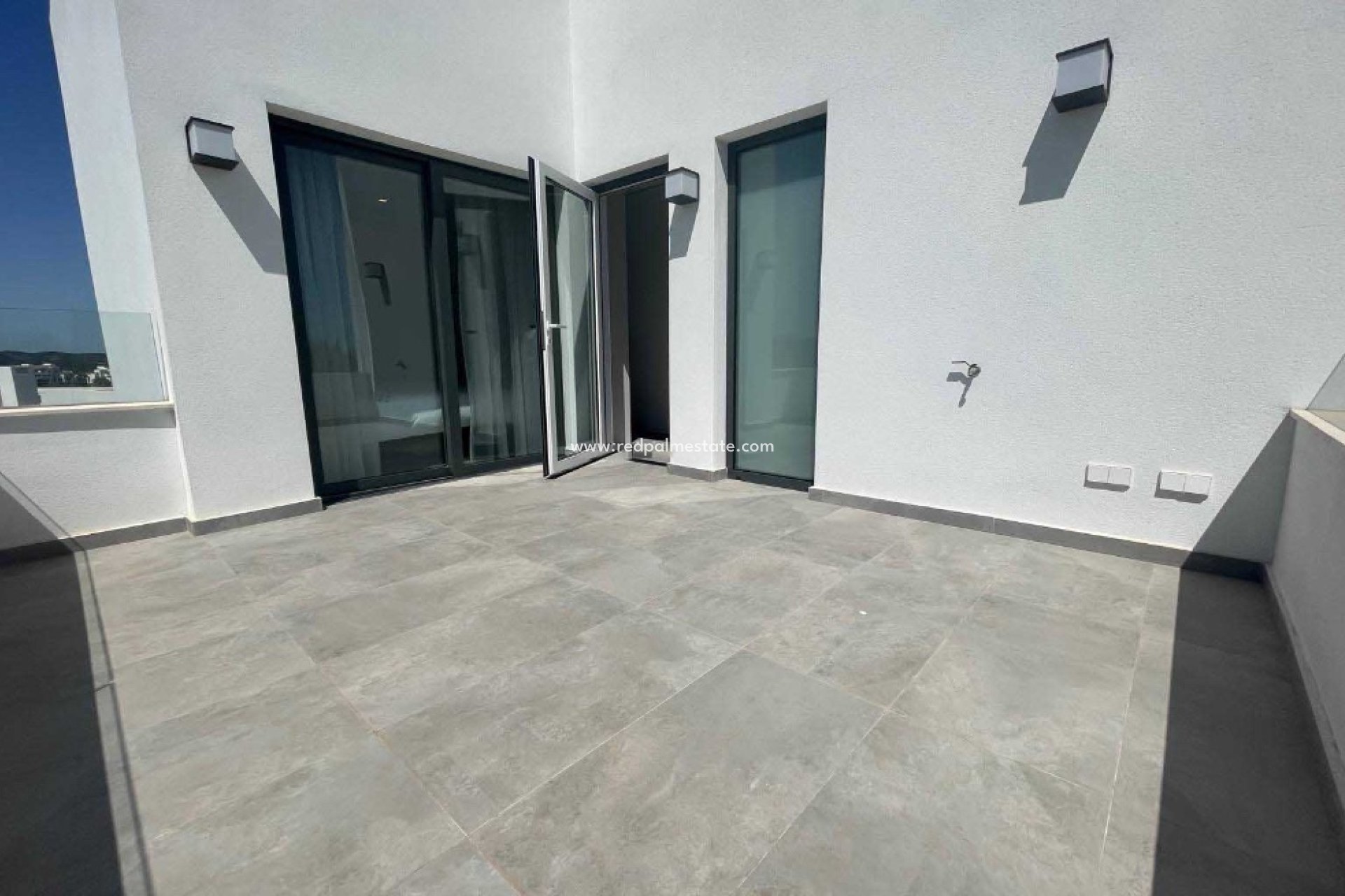 Resale - Villa -
Las Colinas Golf