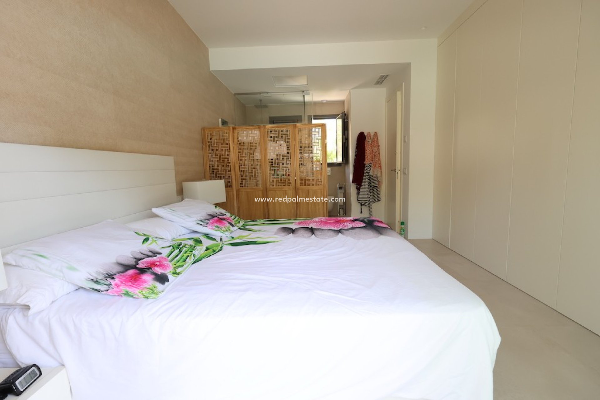 Resale - Villa -
Las Colinas Golf