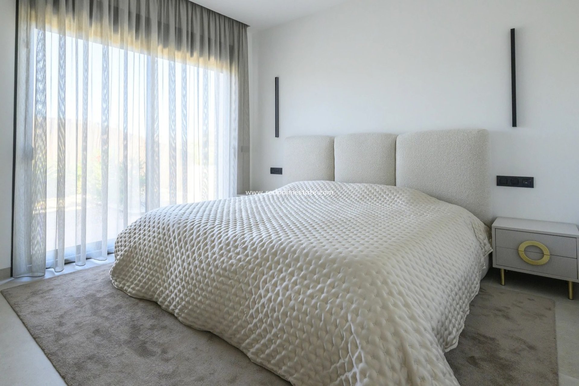 Resale - Villa -
Las Colinas Golf