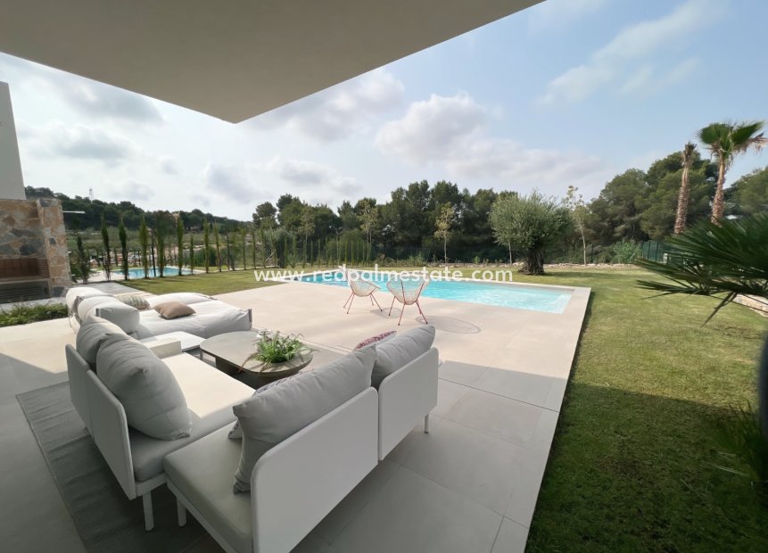 Resale - Villa -
Las Colinas Golf
