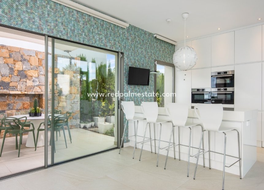 Resale - Villa -
Las Colinas - Las Colinas Golf