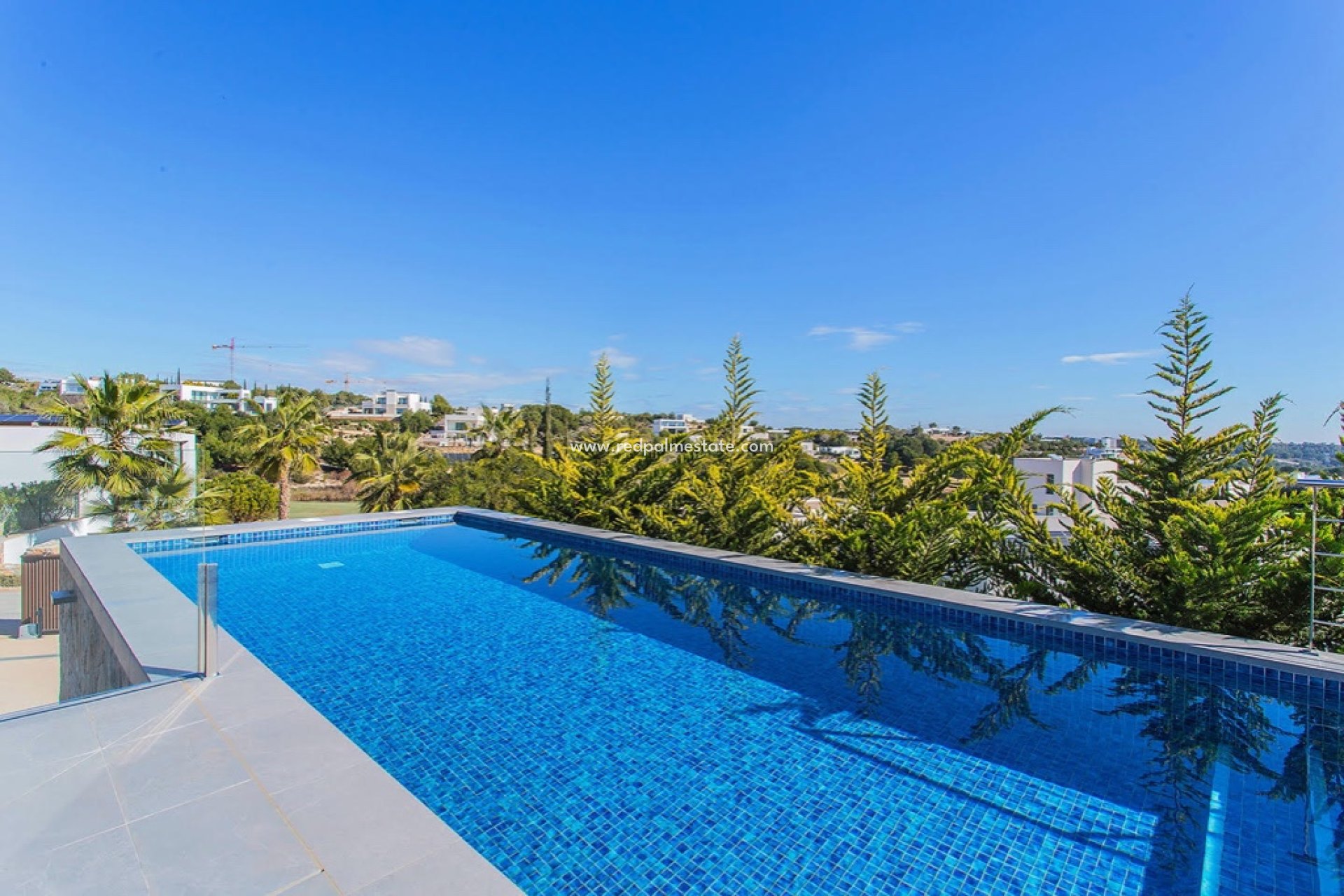 Resale - Villa -
Las Colinas - Las Colinas Golf