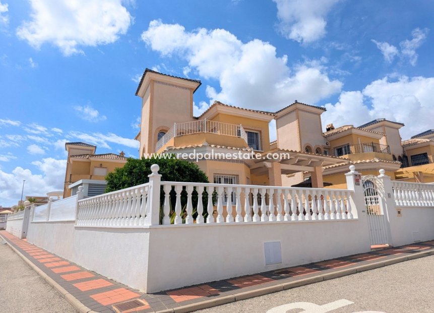 Resale - Villa -
Lo Crispin