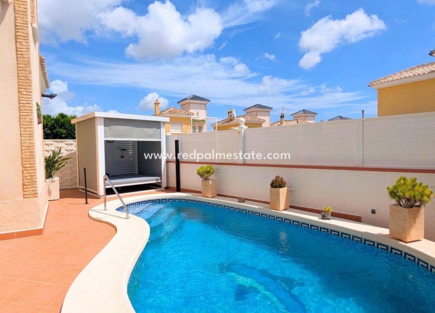Resale - Villa -
Lo Crispin