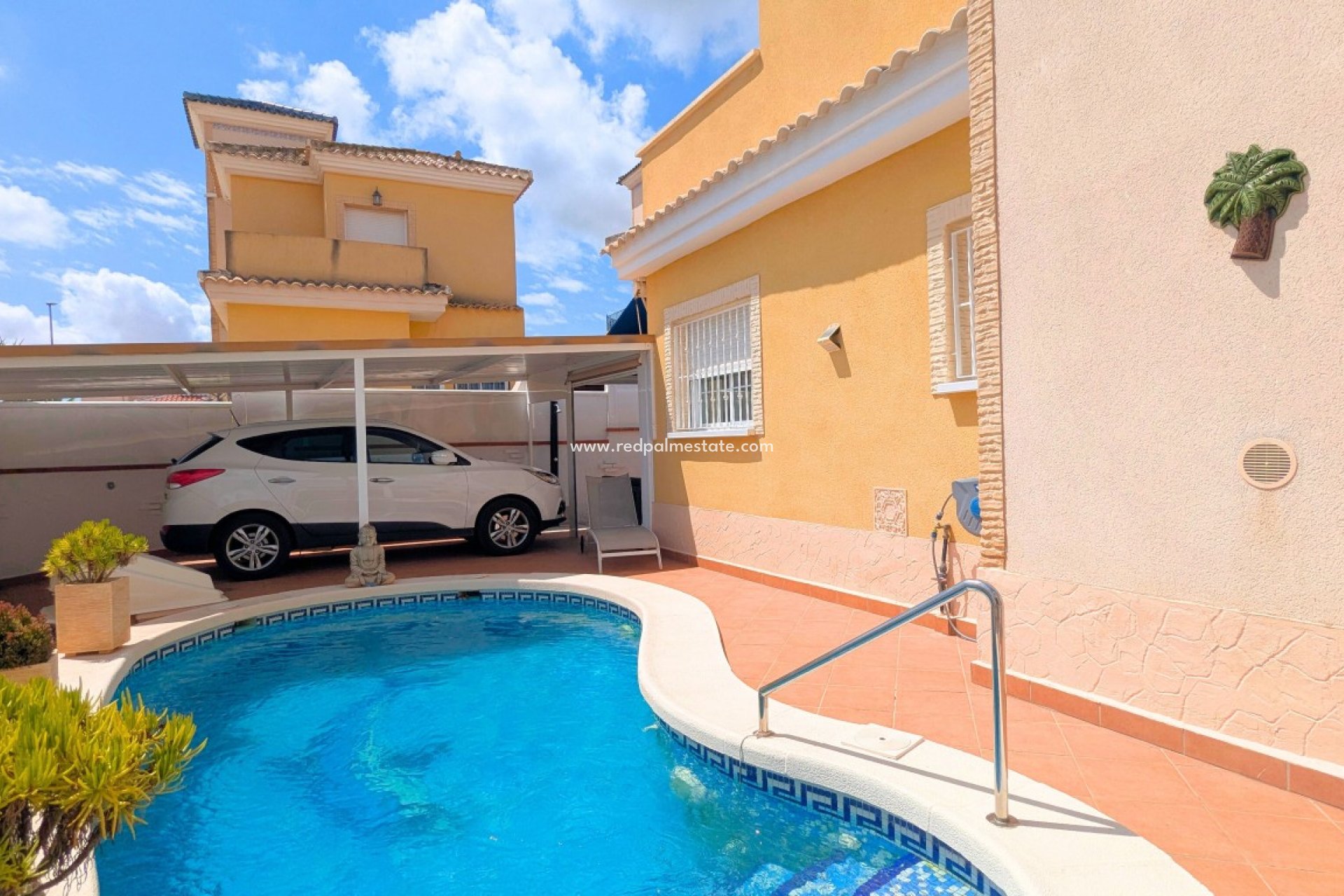 Resale - Villa -
Lo Crispin