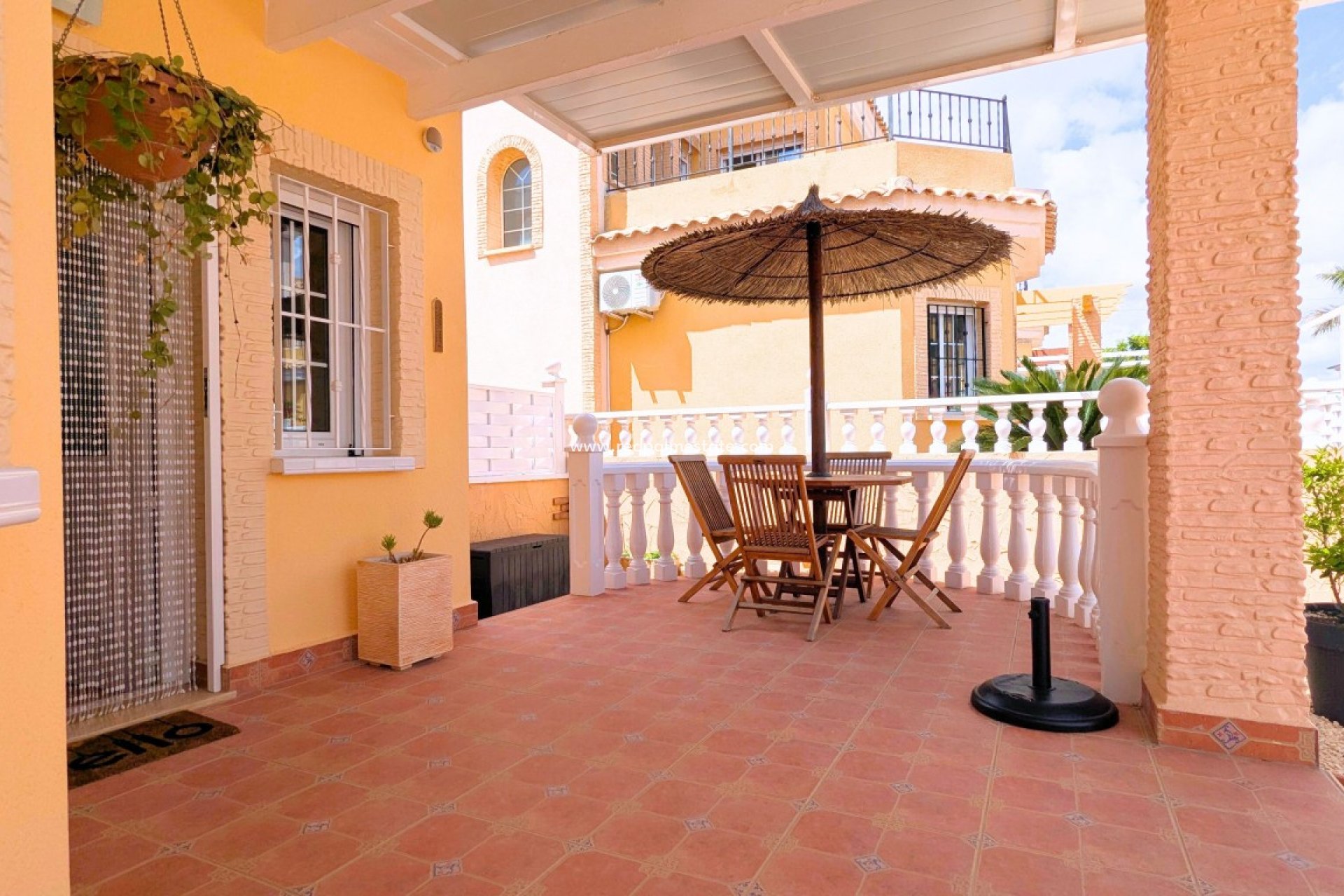 Resale - Villa -
Lo Crispin