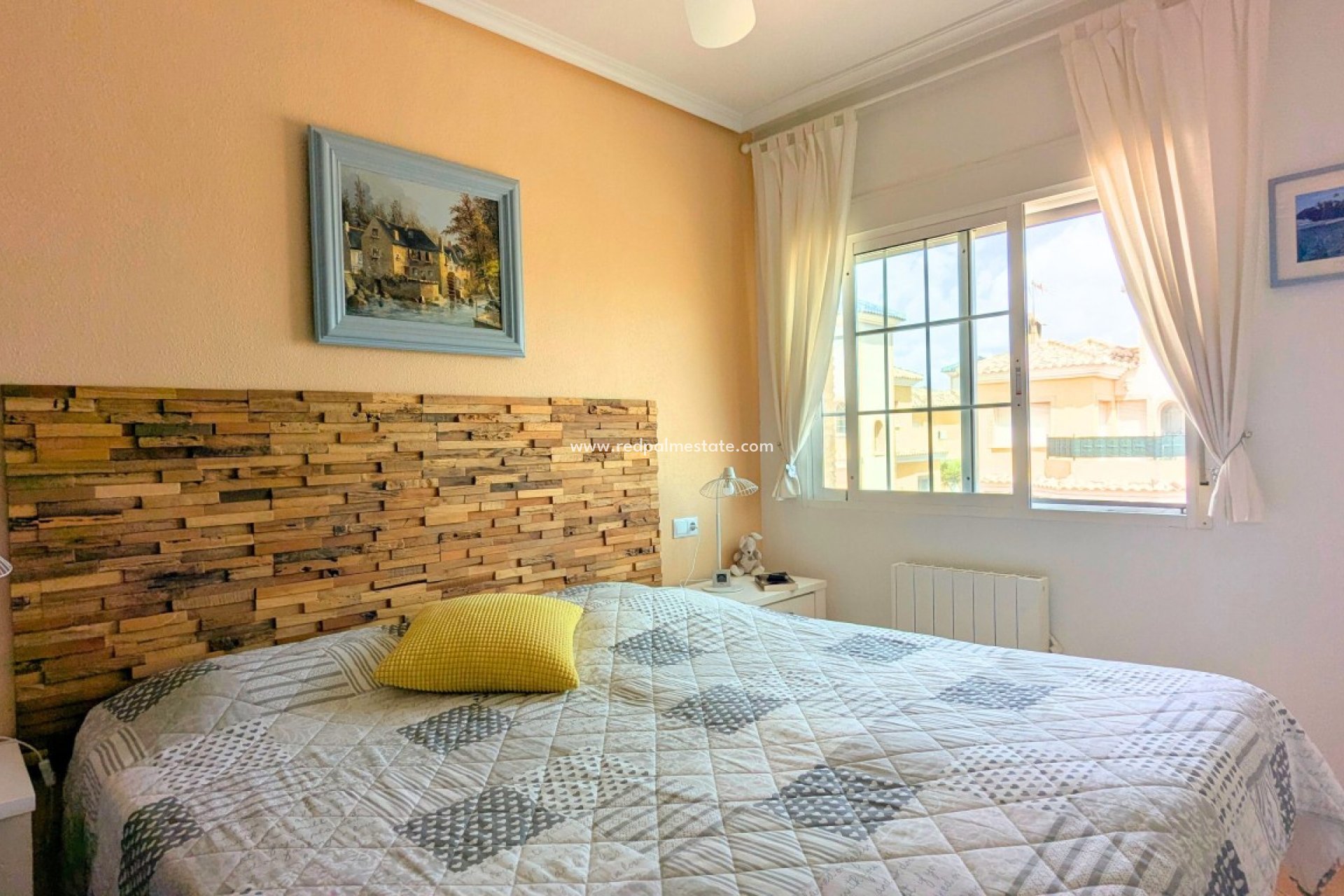 Resale - Villa -
Lo Crispin
