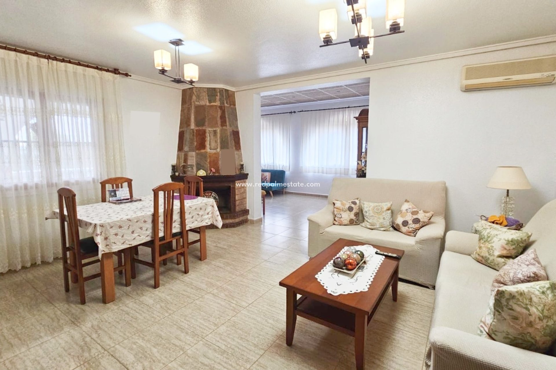 Resale - Villa -
Los Alczares - Los Alcazares