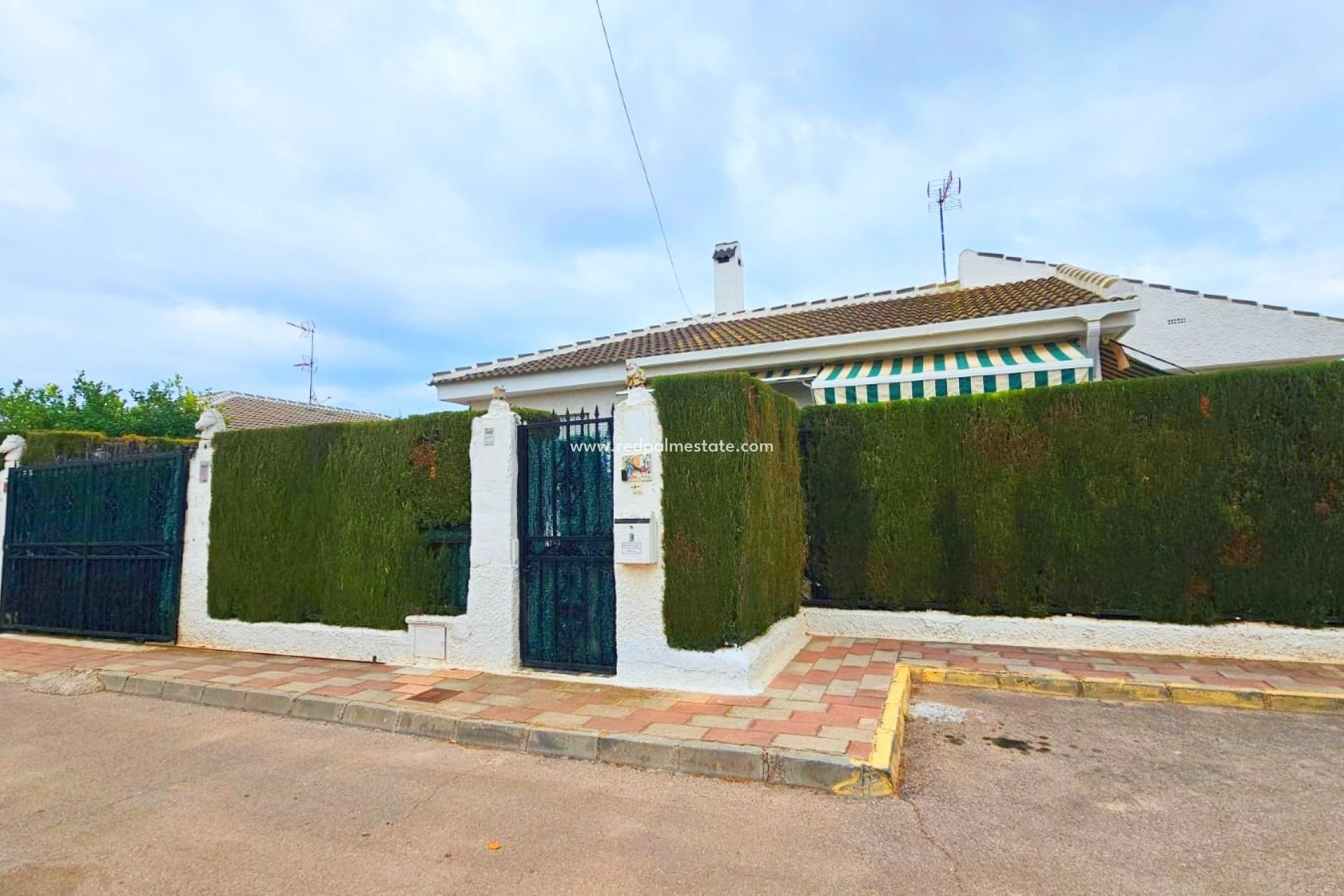 Resale - Villa -
Los Alczares - Los Alcazares
