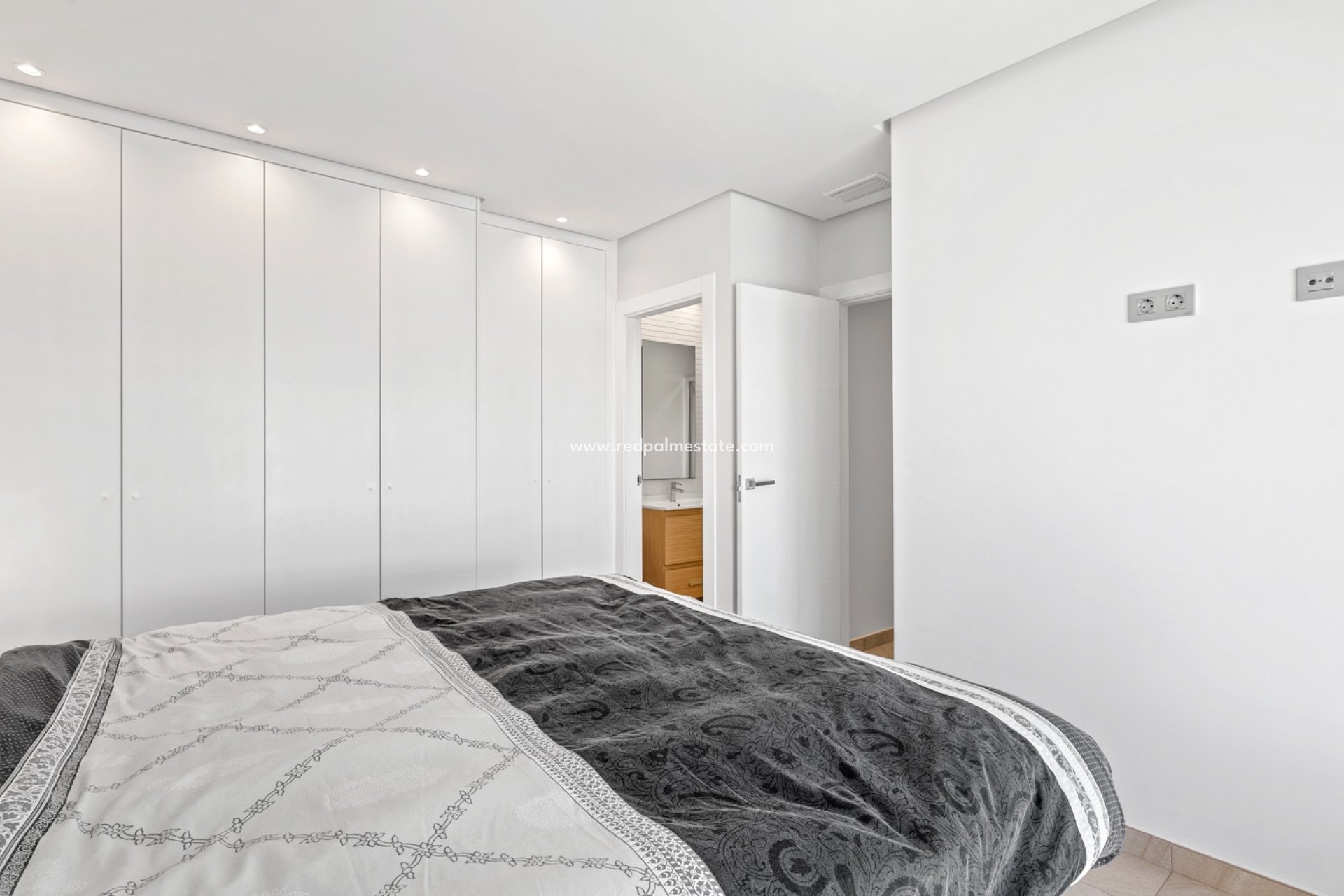 Resale - Villa -
Los Alczares - Los Alcazares