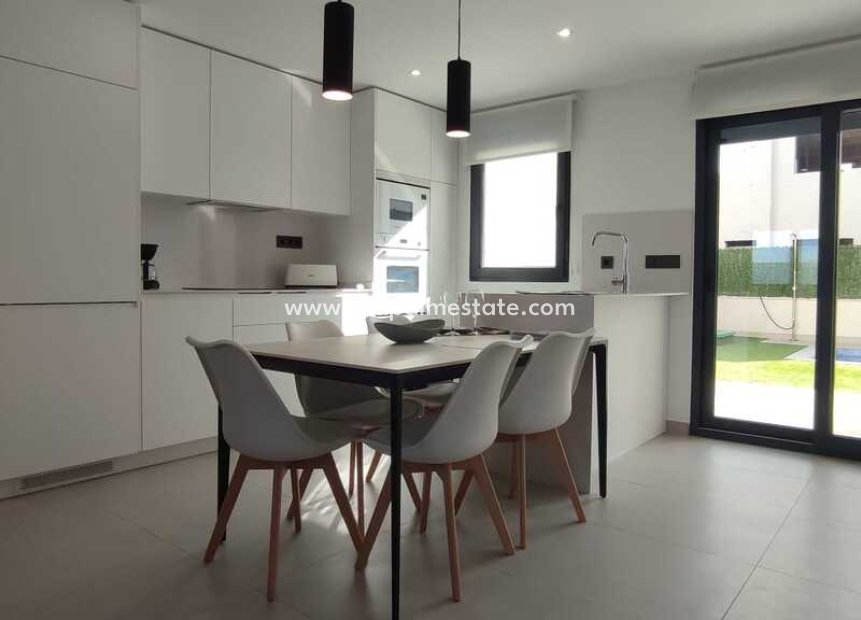 Resale - Villa -
Los Belones - Inland