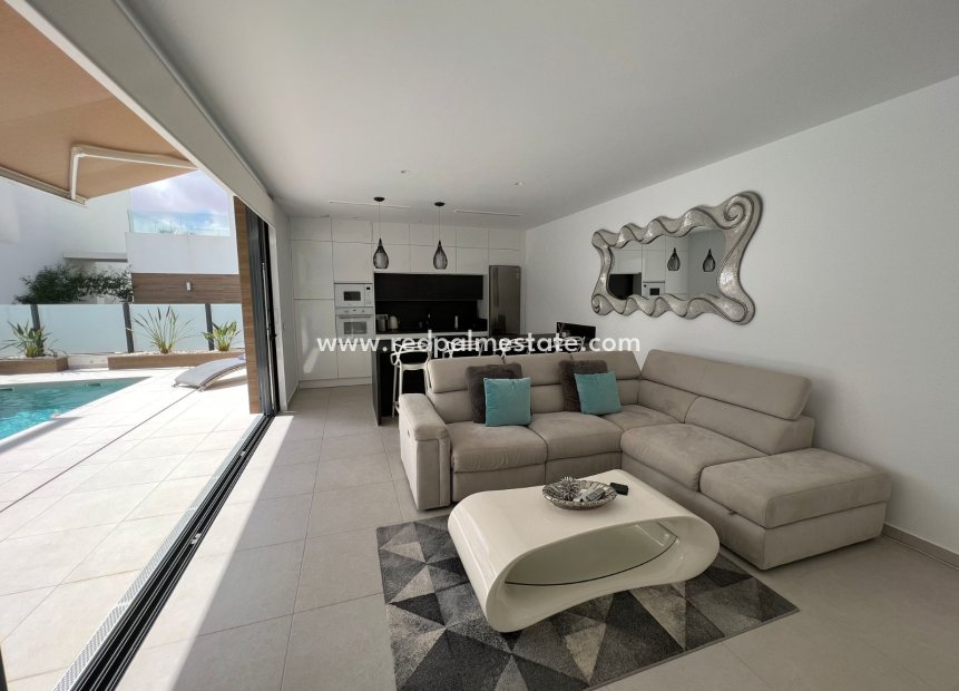 Resale - Villa -
Los Montesinos - Costa Blanca