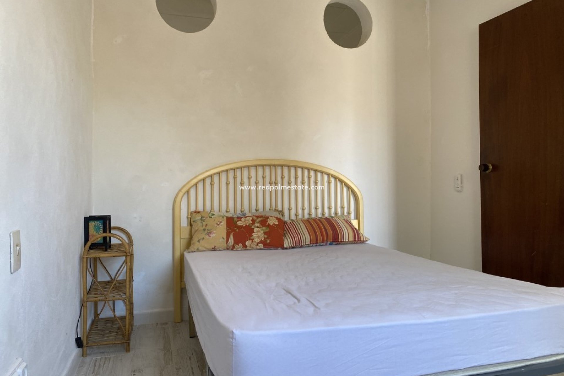 Resale - Villa -
Los Nietos