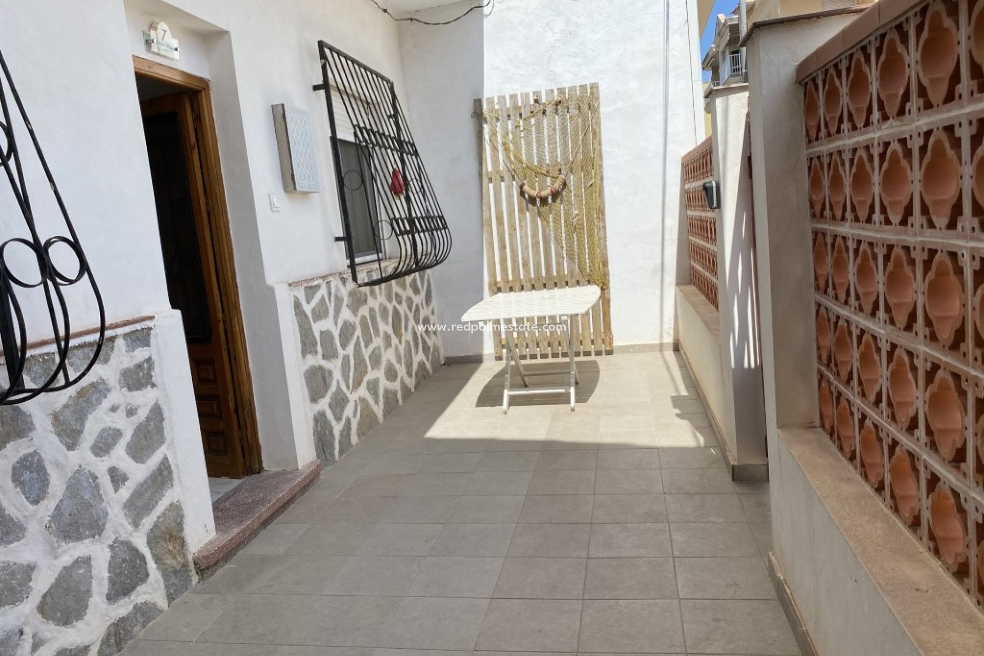 Resale - Villa -
Los Nietos