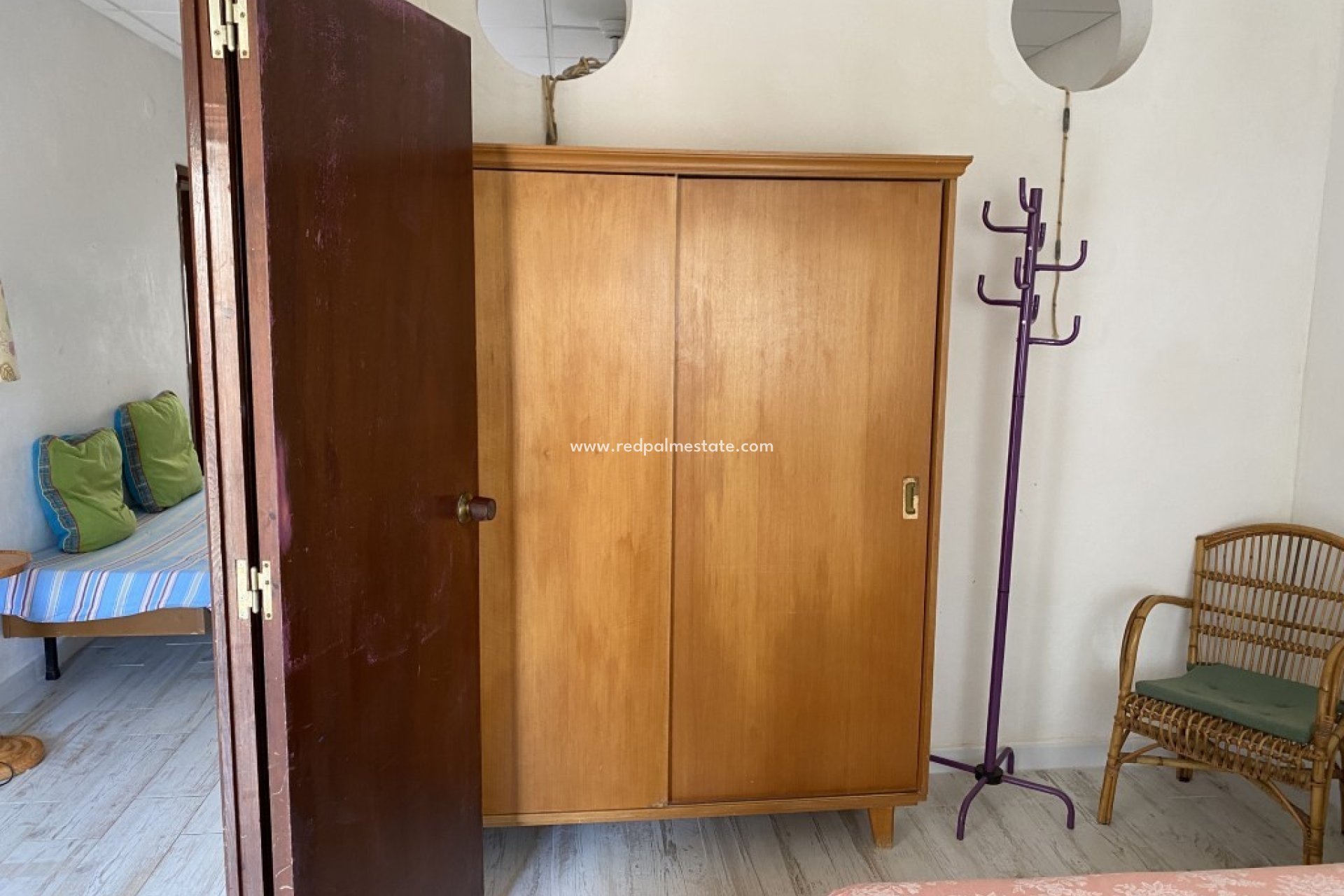 Resale - Villa -
Los Nietos