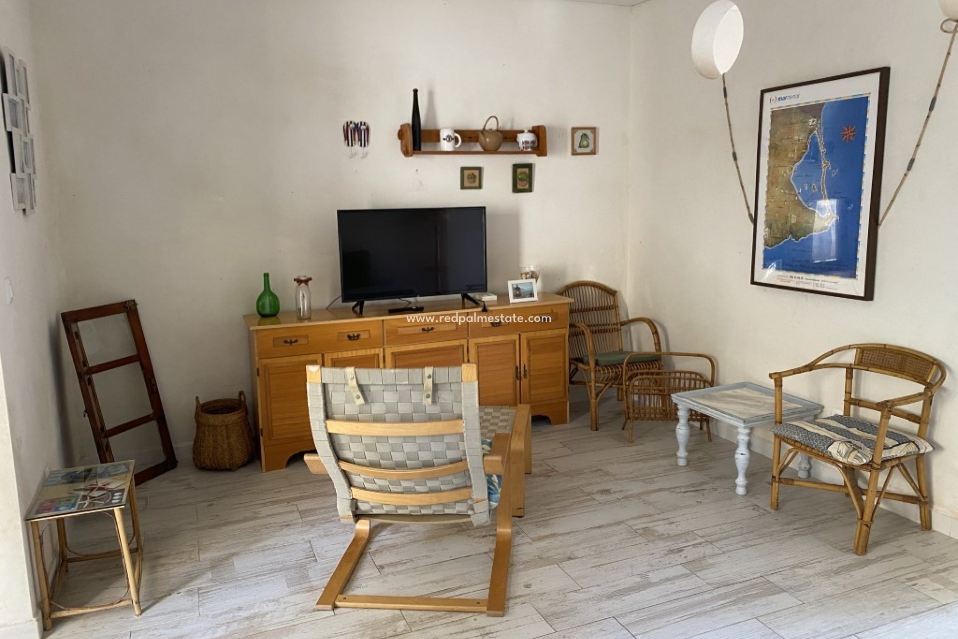 Resale - Villa -
Los Nietos
