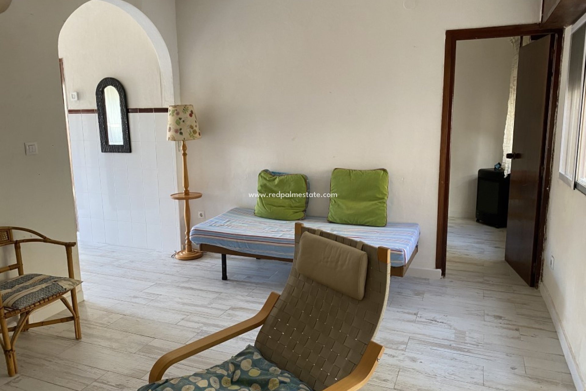 Resale - Villa -
Los Nietos
