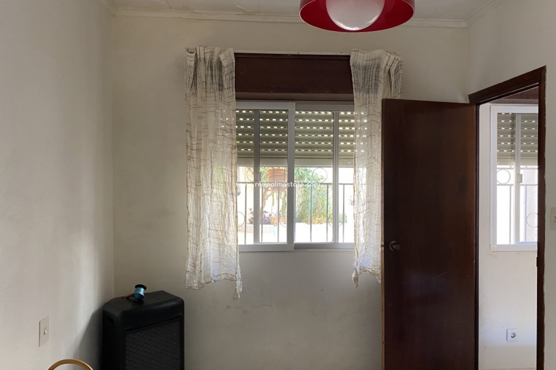 Resale - Villa -
Los Nietos
