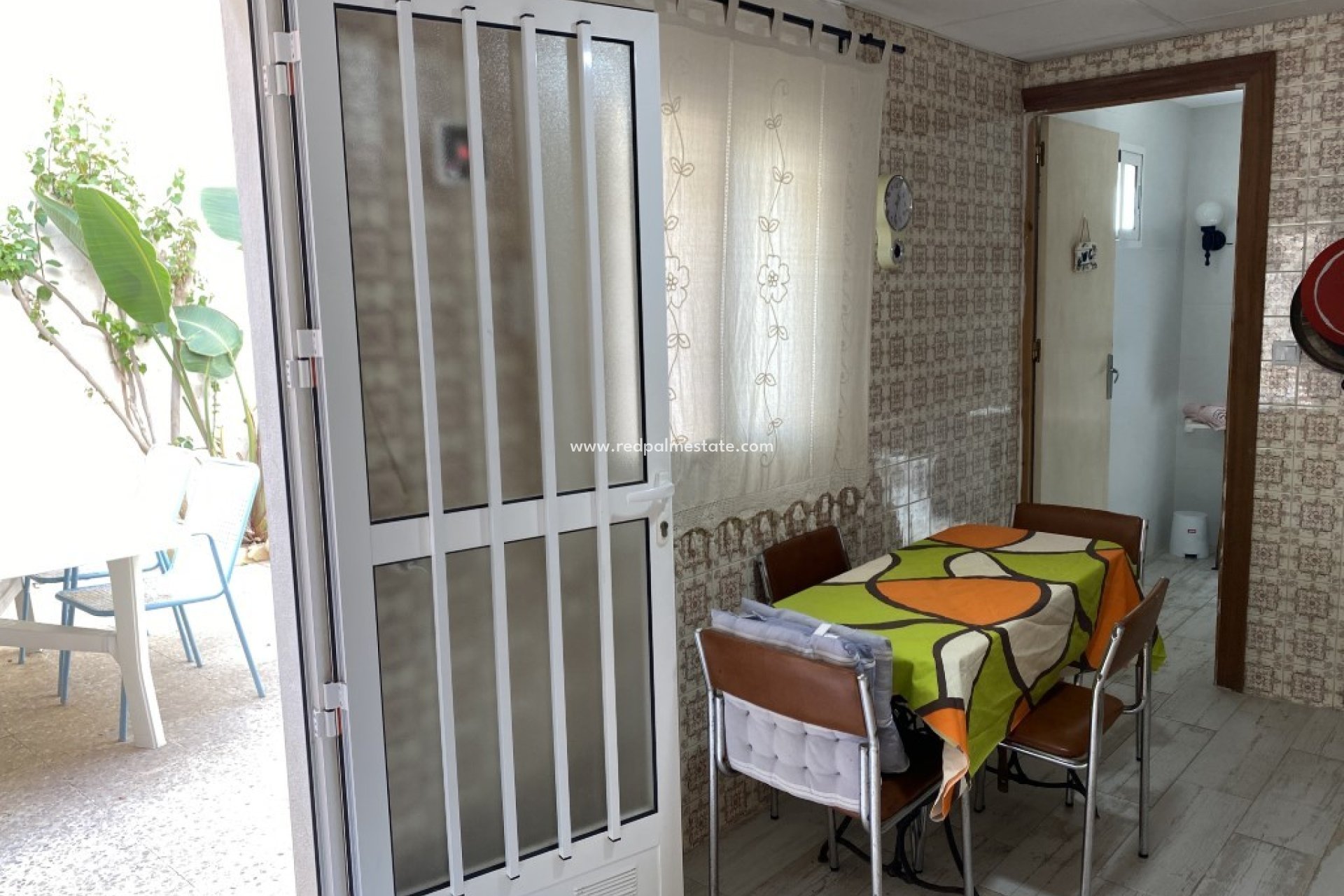 Resale - Villa -
Los Nietos
