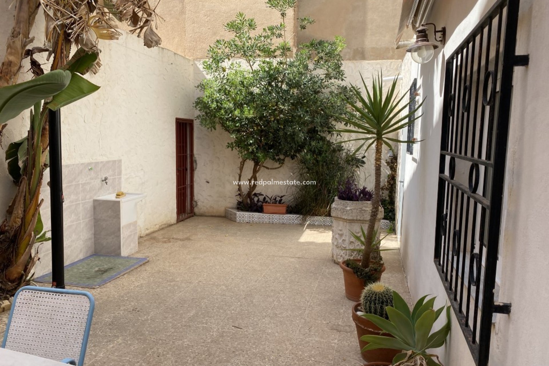 Resale - Villa -
Los Nietos