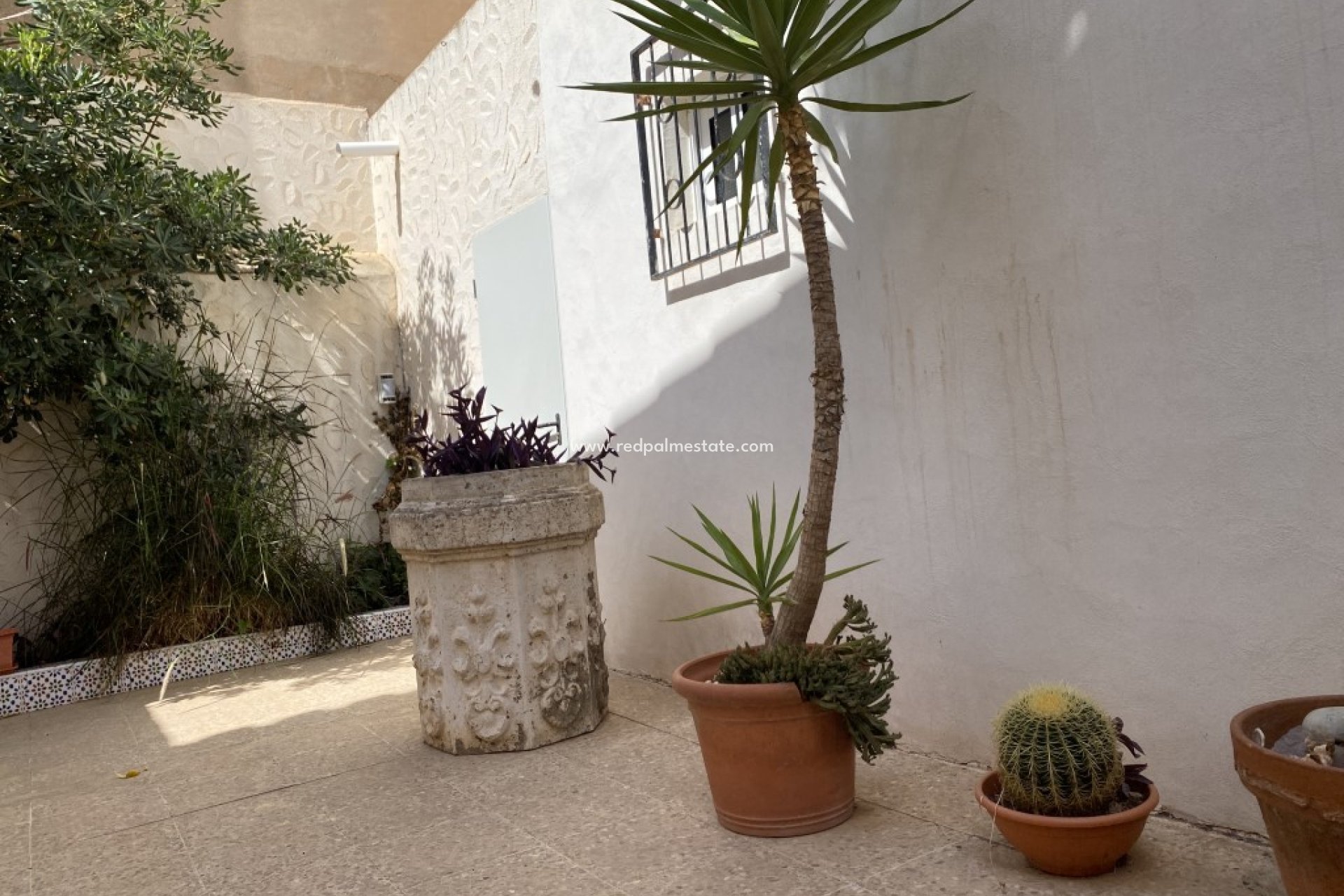 Resale - Villa -
Los Nietos