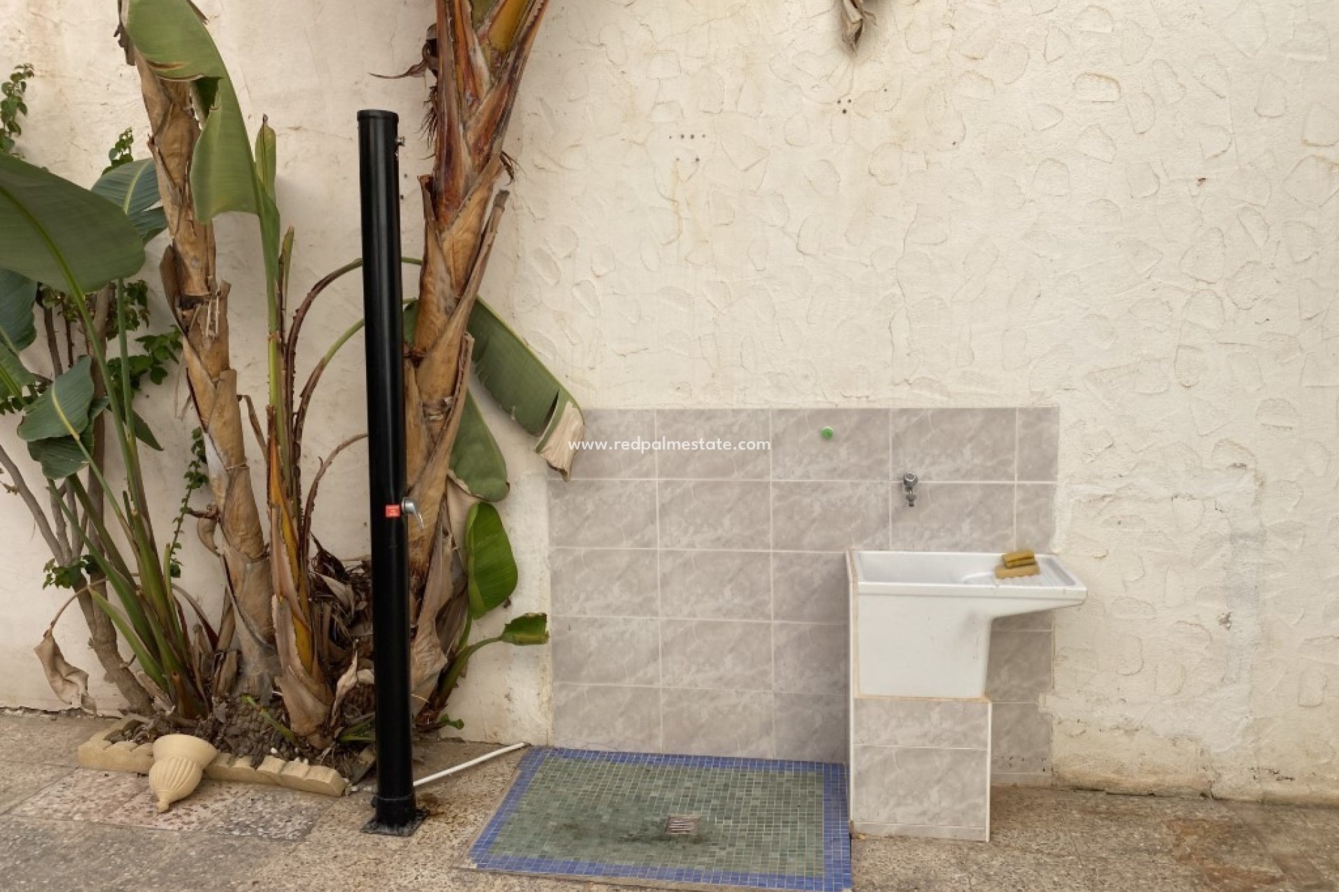 Resale - Villa -
Los Nietos