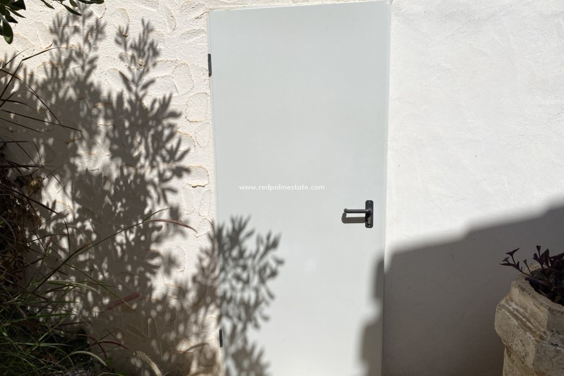Resale - Villa -
Los Nietos
