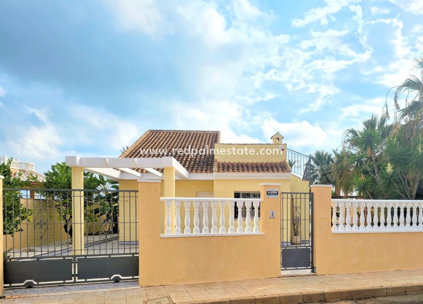 Resale - Villa -
Los Urrutias - Estrella De Mar