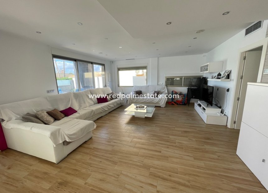 Resale - Villa -
Mar de Cristal - Mar de cristal