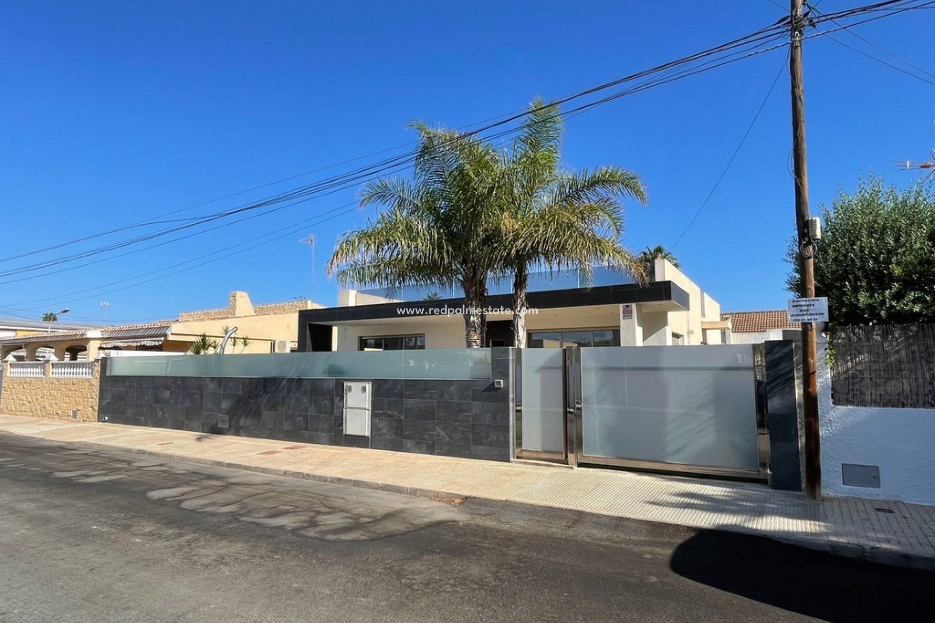 Resale - Villa -
Mar de Cristal - Mar de cristal