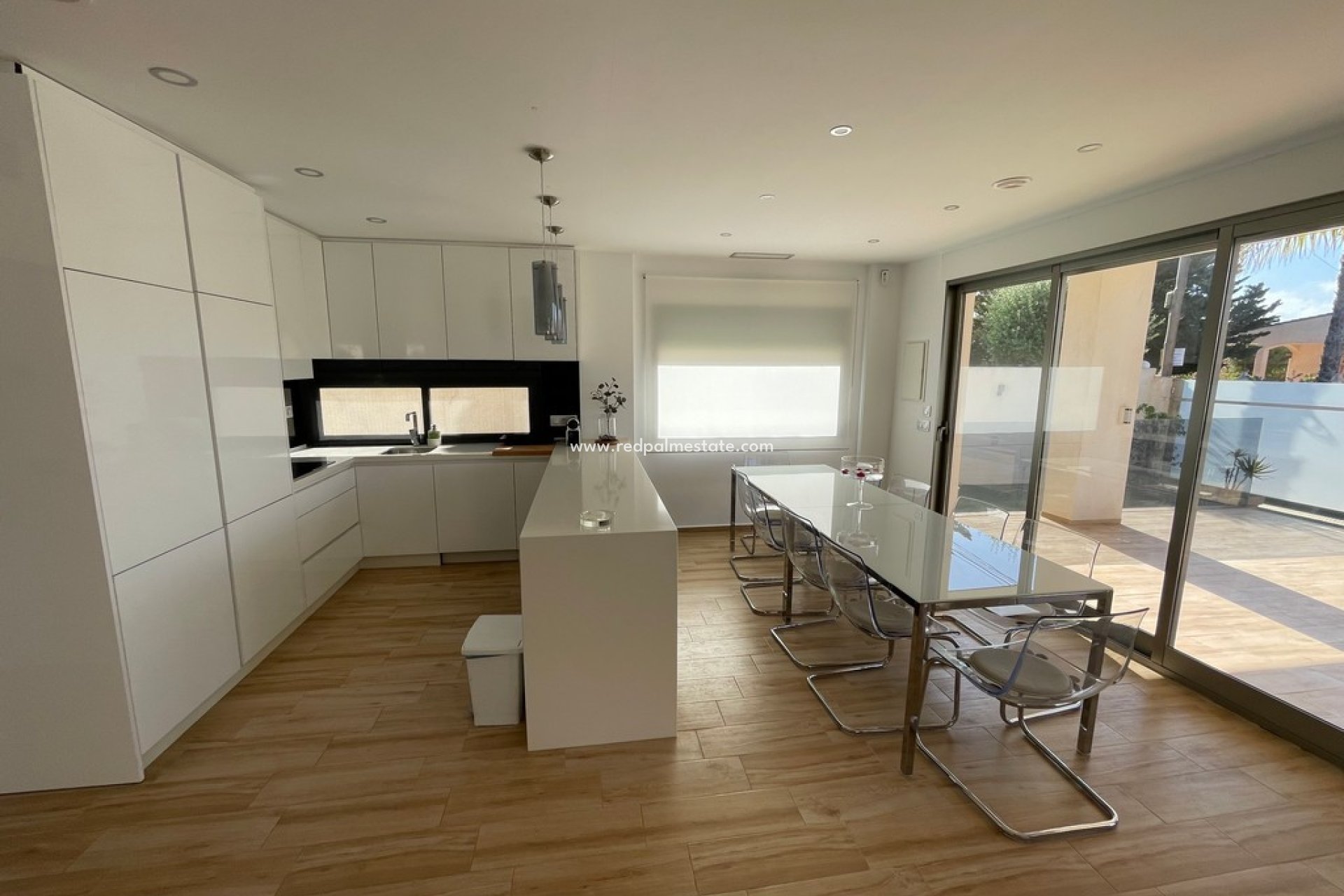 Resale - Villa -
Mar de Cristal - Mar de cristal