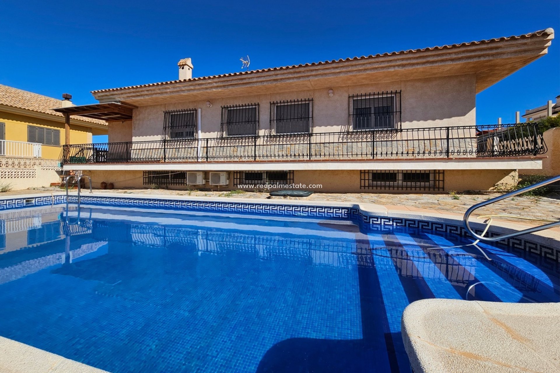 Resale - Villa -
Mar de Cristal - Mar de cristal