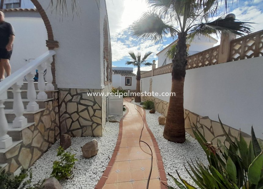 Resale - Villa -
Mazarron - Camposol